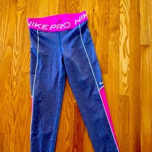New never worn Nike Women’s Pro Tights
